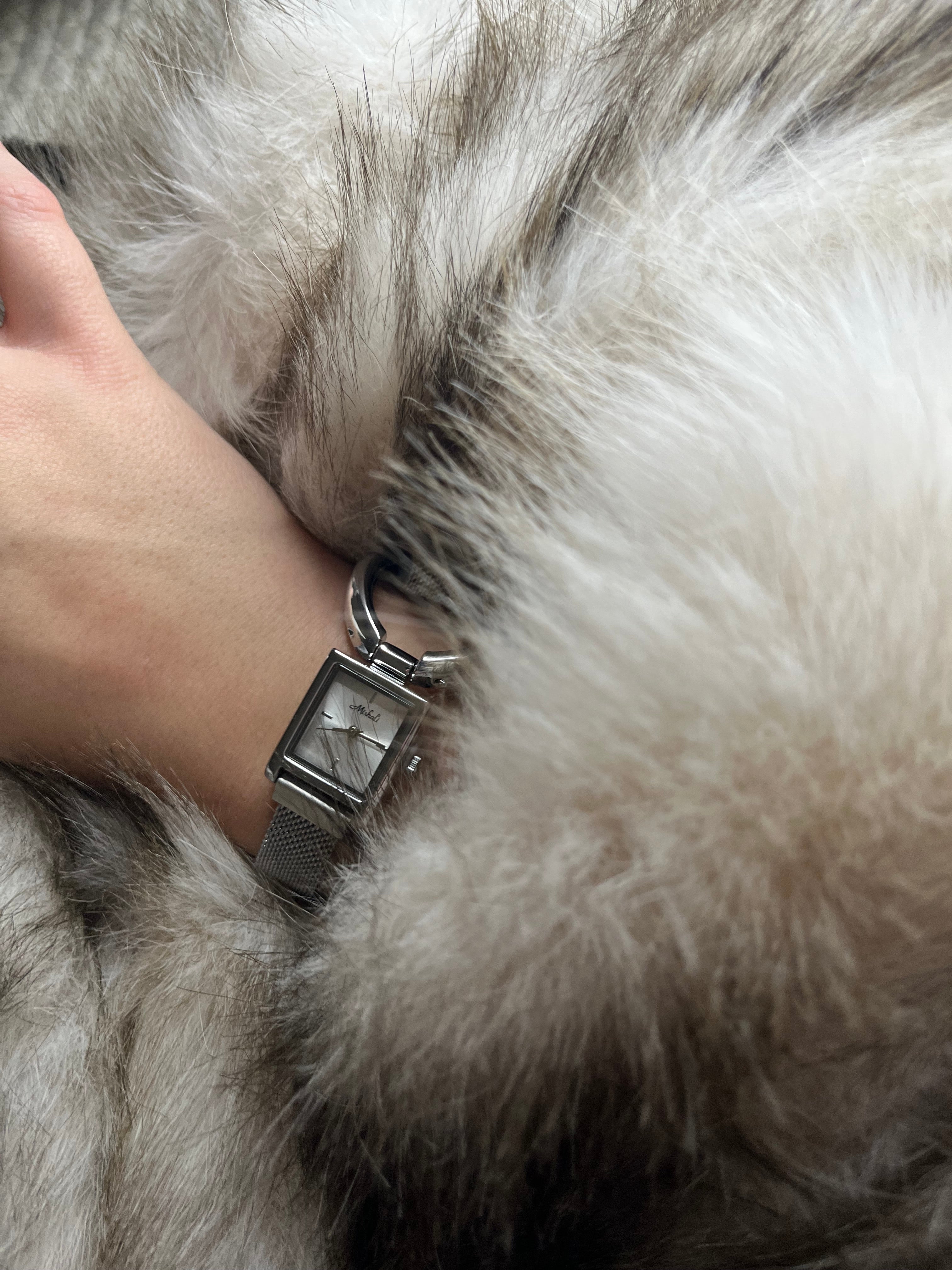 Elypse – Montre-Bijou Femme d’élégance sculpturale